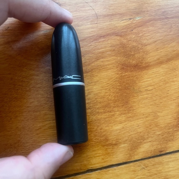 Mac lipstick - Picture 2 of 2